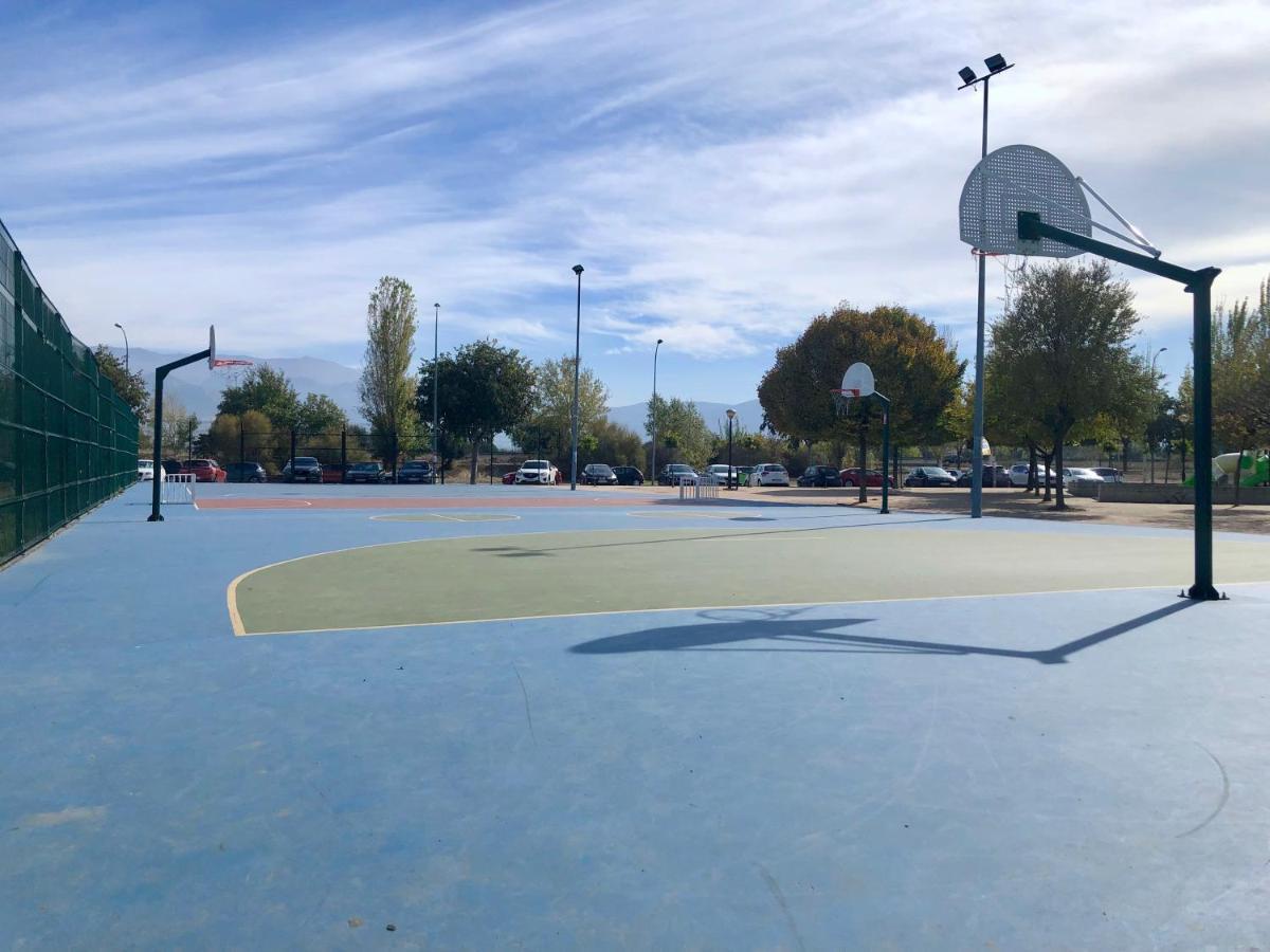Luminoso A 10 Minutos De Granada Con Piscina Alhendin