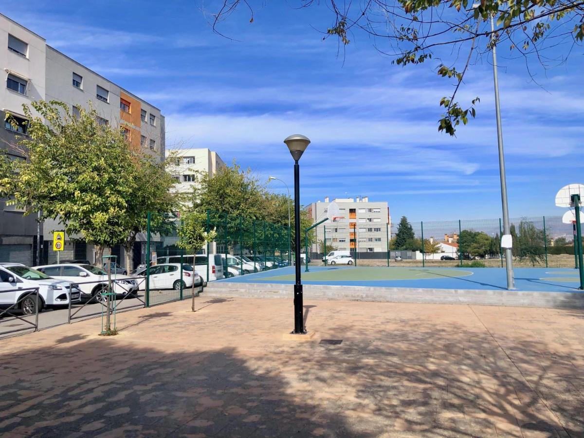 Luminoso A 10 Minutos De Granada Con Piscina